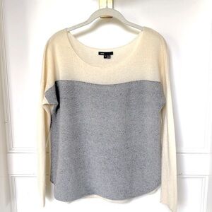 VINCE Cashmere grey and cream color block Women’s Small Long Sleeve Sweater